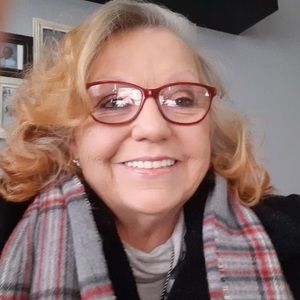 Meet your Posher, Deborah